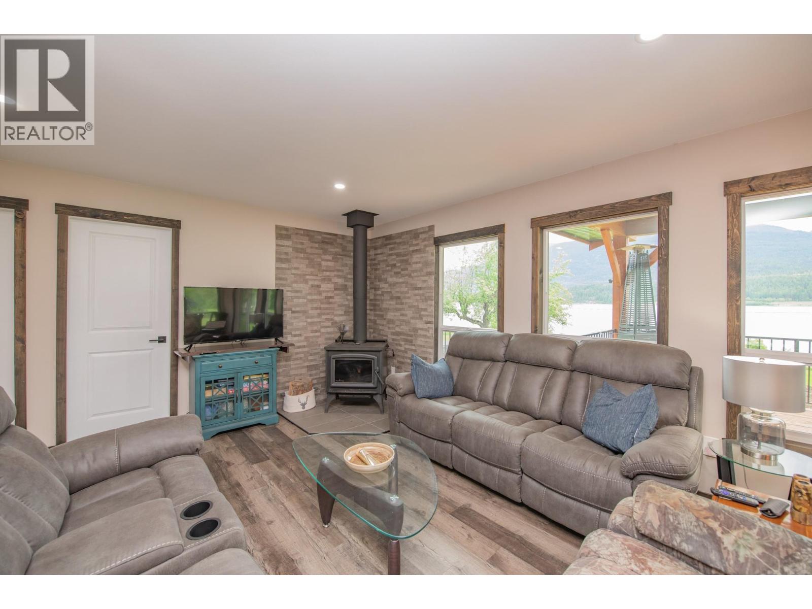 350 LOWER INONOAKLIN NORTH ARM Road, Edgewood
