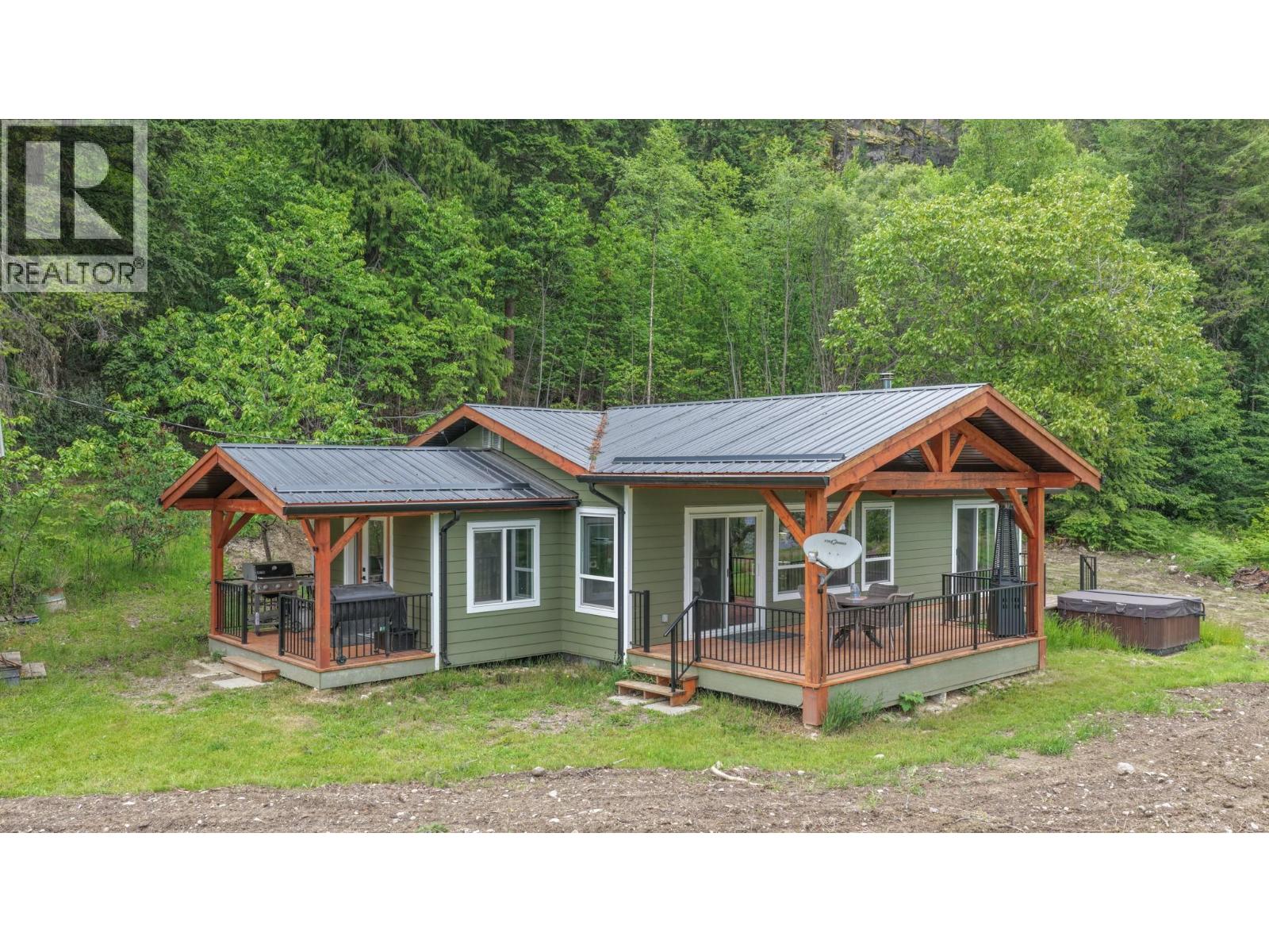 350 LOWER INONOAKLIN NORTH ARM Road, Edgewood