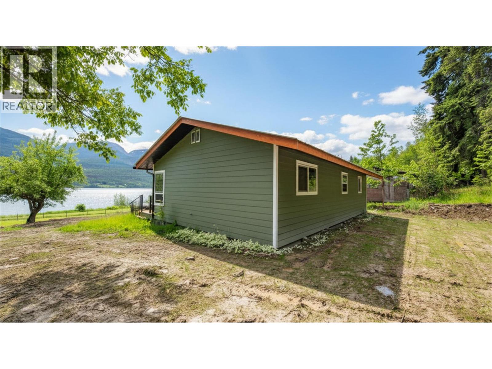 350 LOWER INONOAKLIN NORTH ARM Road, Edgewood