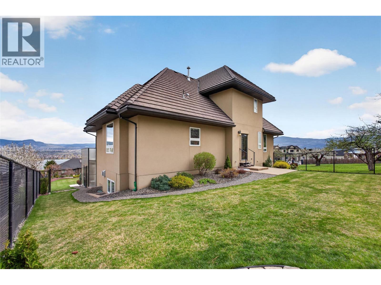 2346 Bridgeview Road - 40