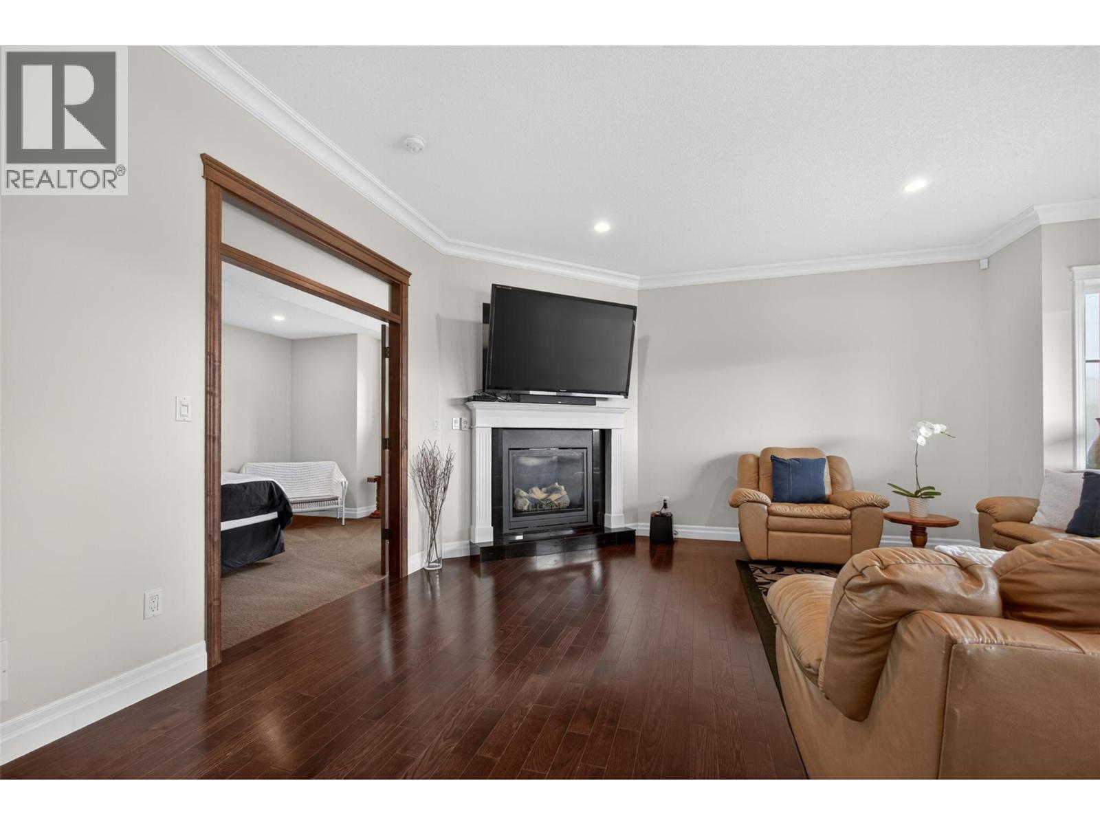 2346 Bridgeview Road - 44