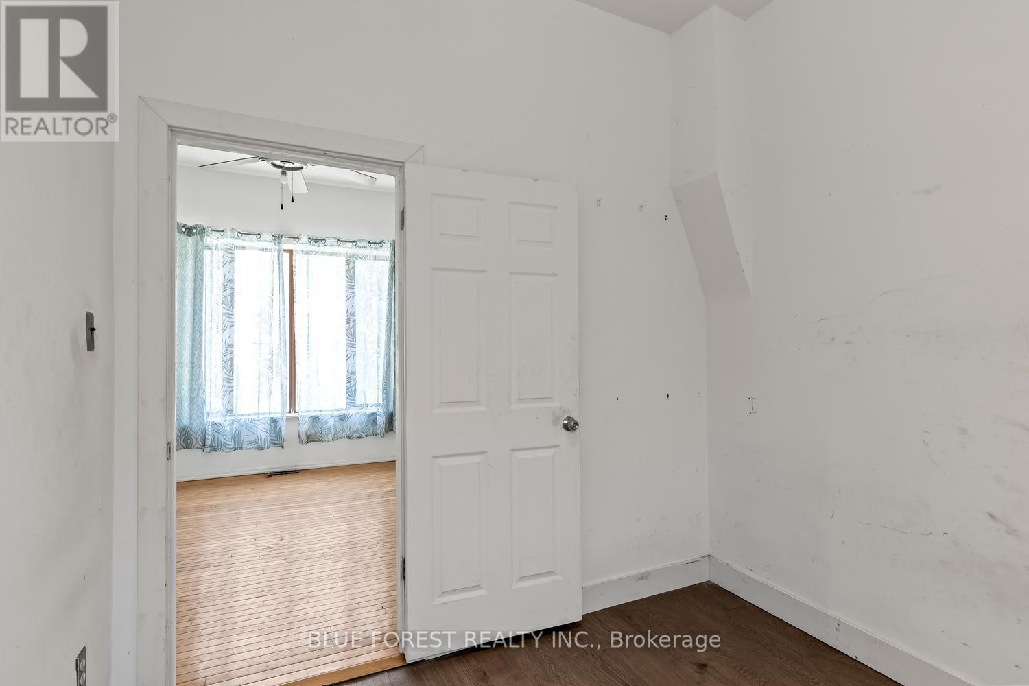 208 MAITLAND STREET - 11
