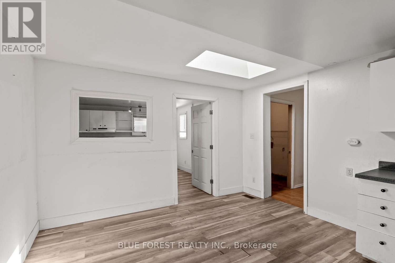 208 MAITLAND STREET - 18