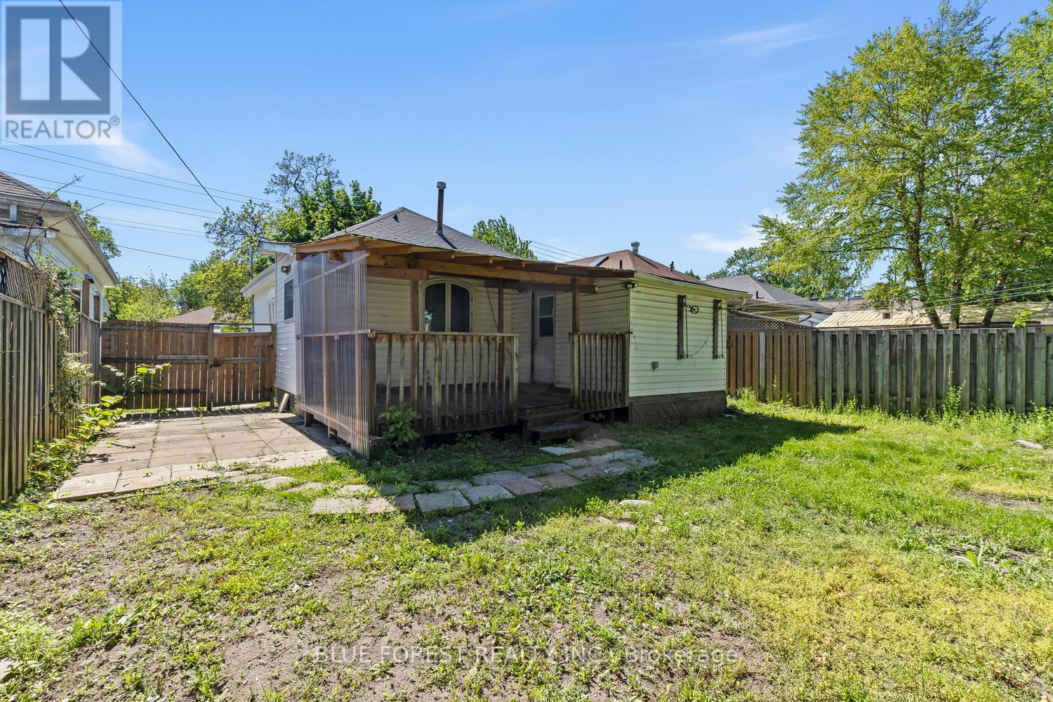 208 MAITLAND STREET - 24