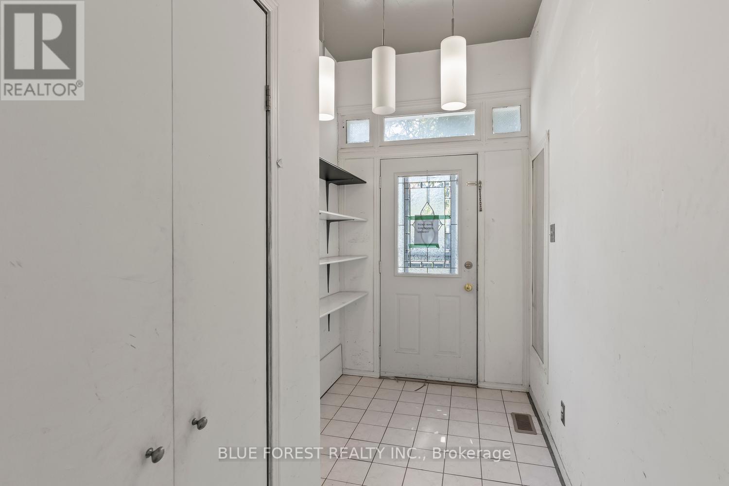 208 MAITLAND STREET - 5