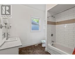 Kitchen - 208 Maitland Street, London East, ON N6B2Y1 Photo 8