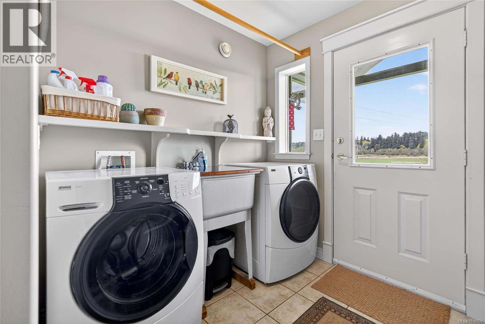 2854 Farm View Rd, Courtenay