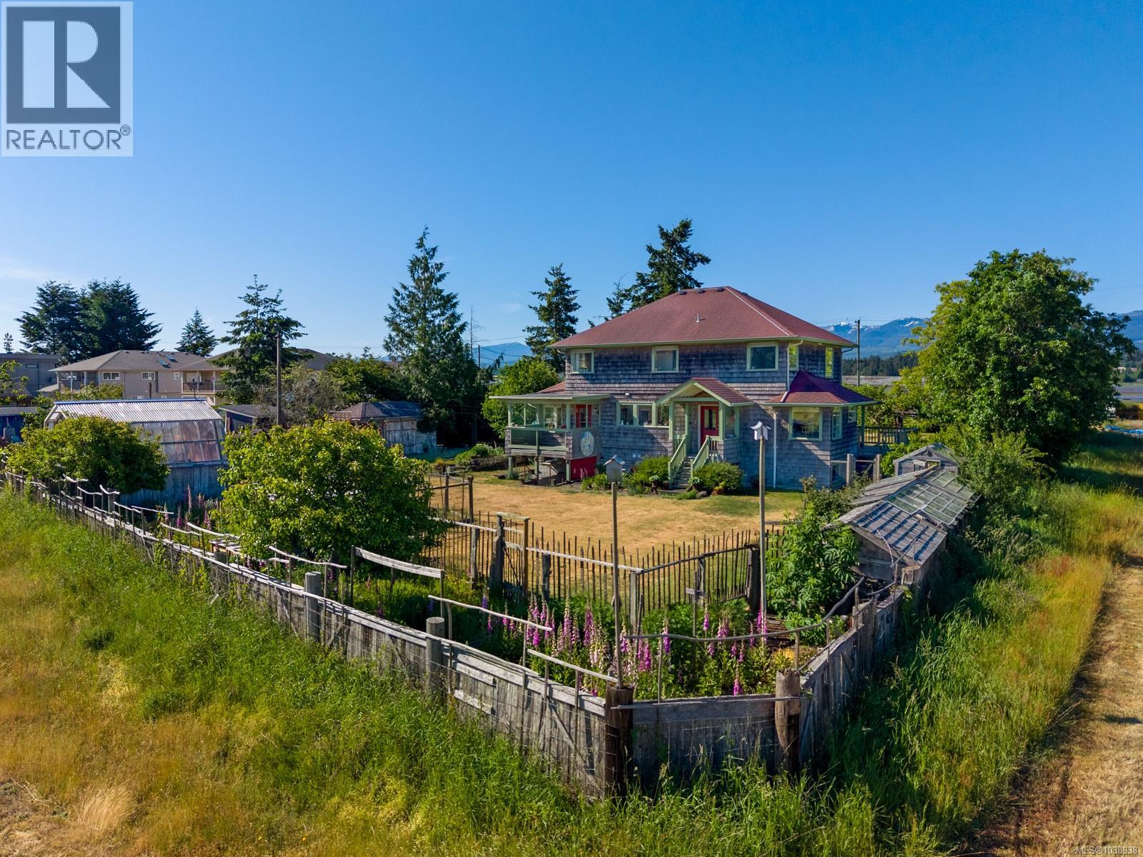 2854 Farm View Rd, Courtenay