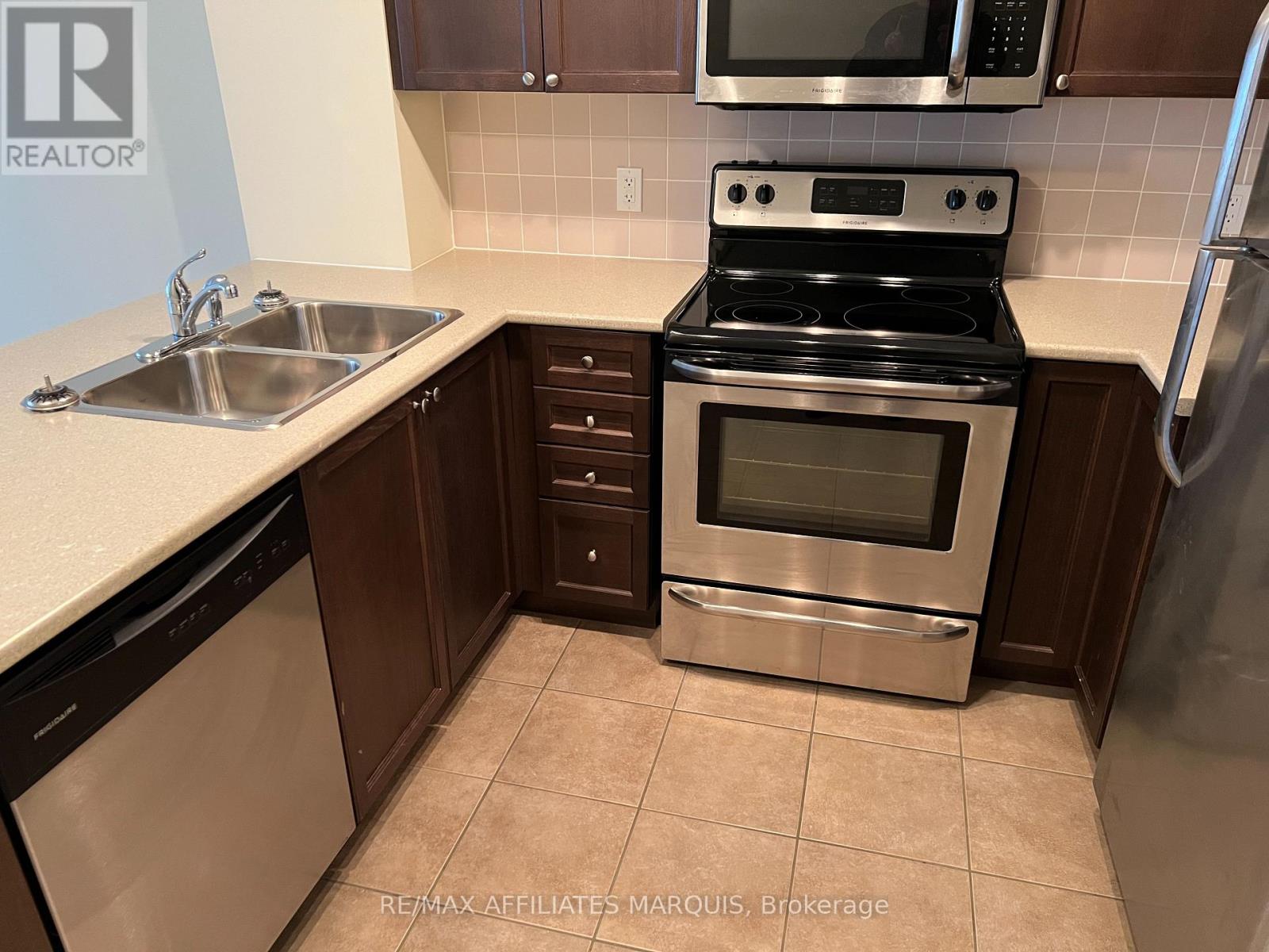 304 FIR LANE - 6