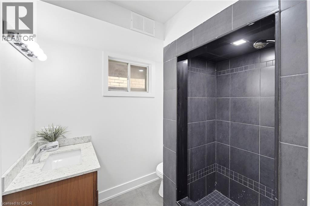968 MAIN Street E - 21