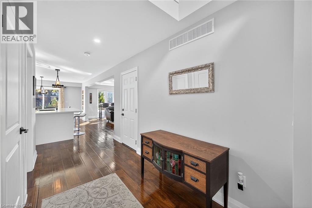3-bedroom home for sale at 10 AMBER Street, Waterford ON · photo 5 of 48