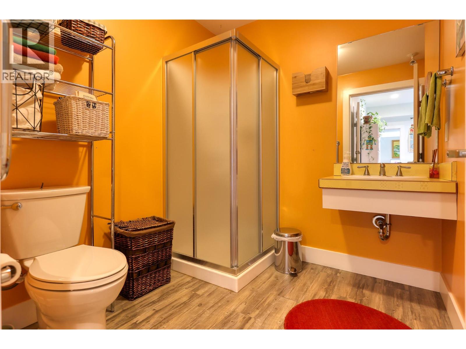 1 495 Columbia Street, Castlegar