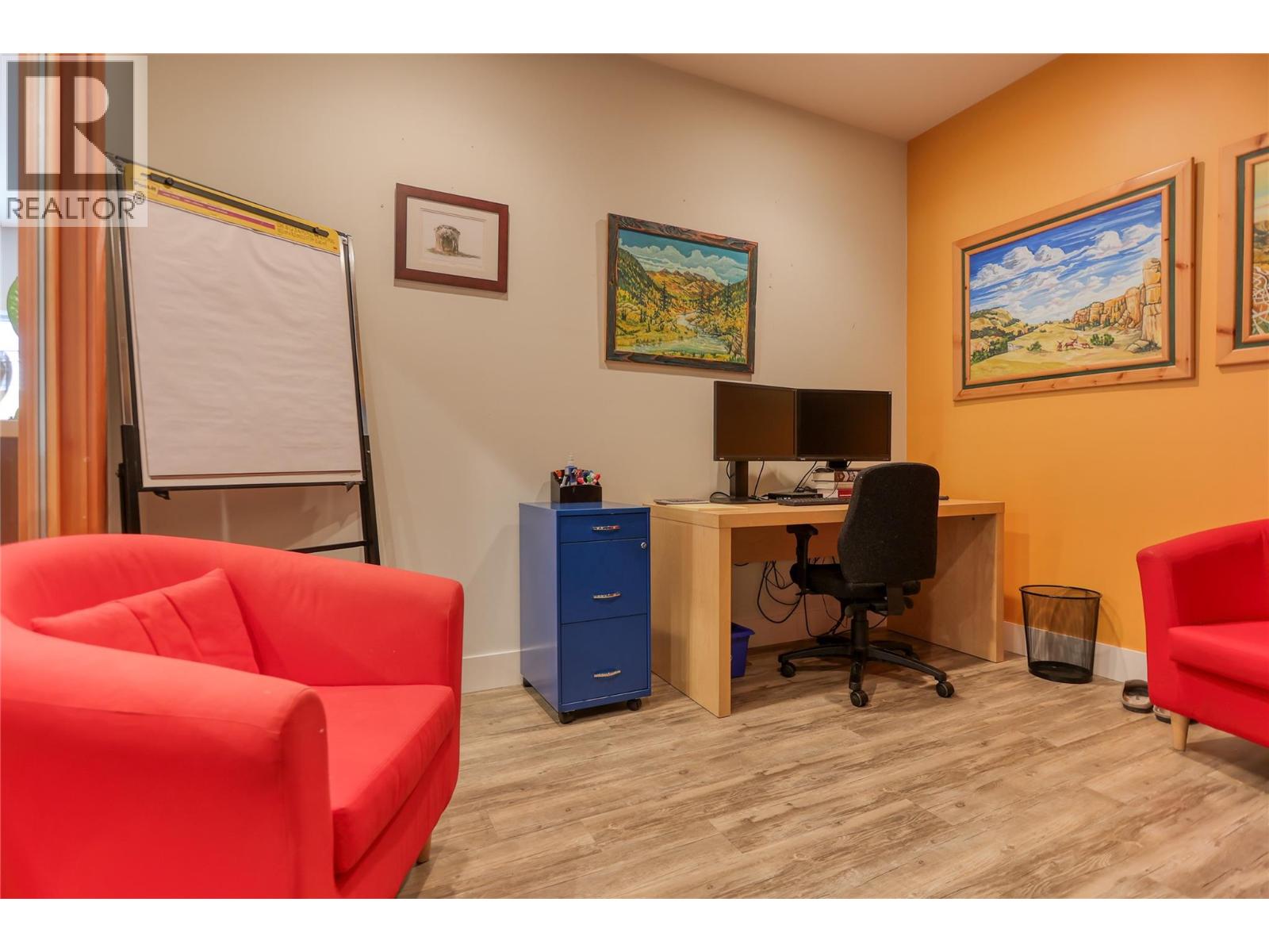 1 495 Columbia Street, Castlegar