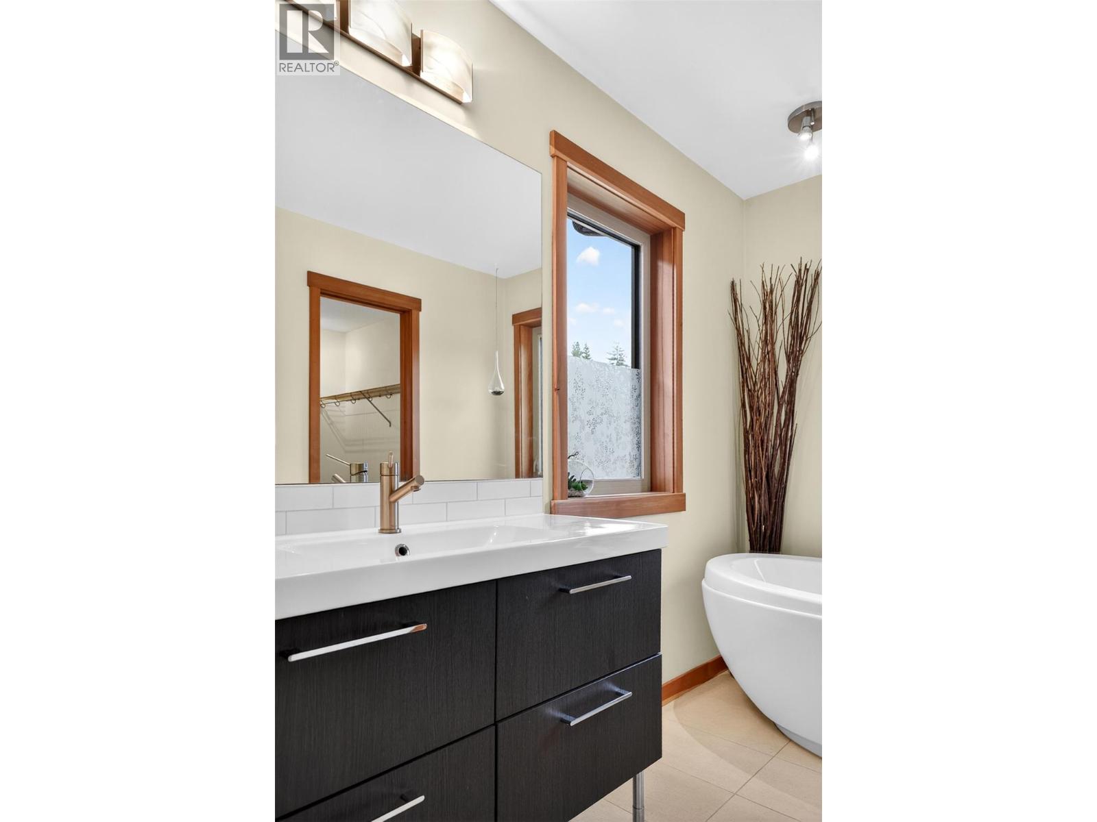 #20 3260 Heddle Road - 37