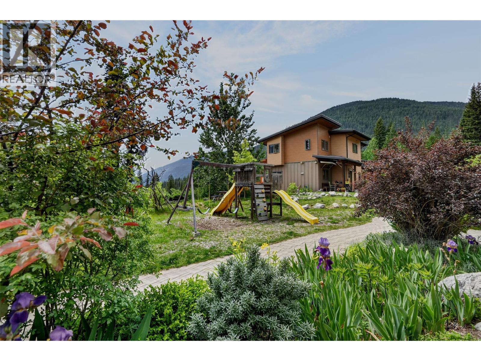 3260 Heddle Road Unit# 20, Nelson