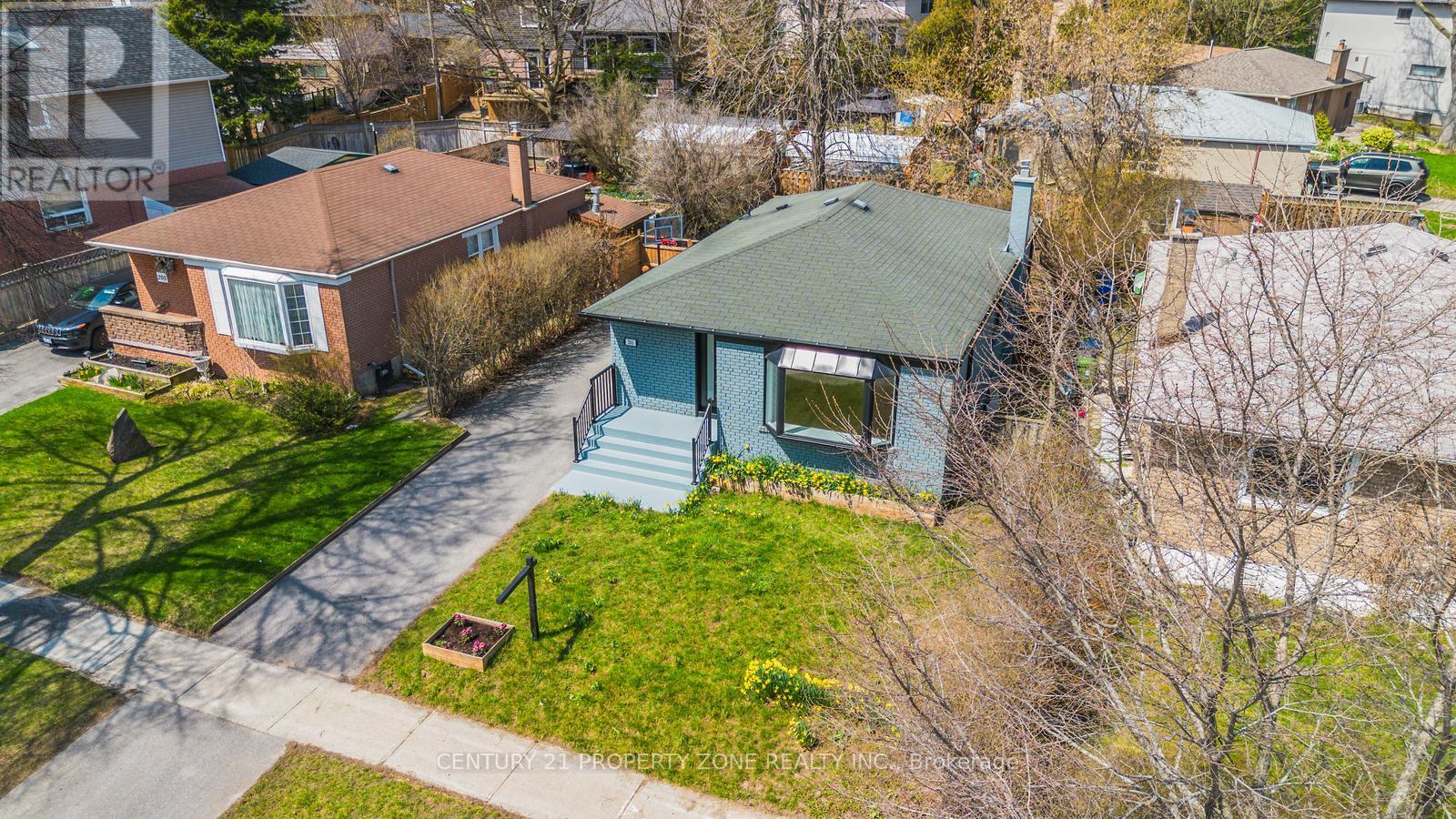 203 TOYNBEE TRAIL - 6