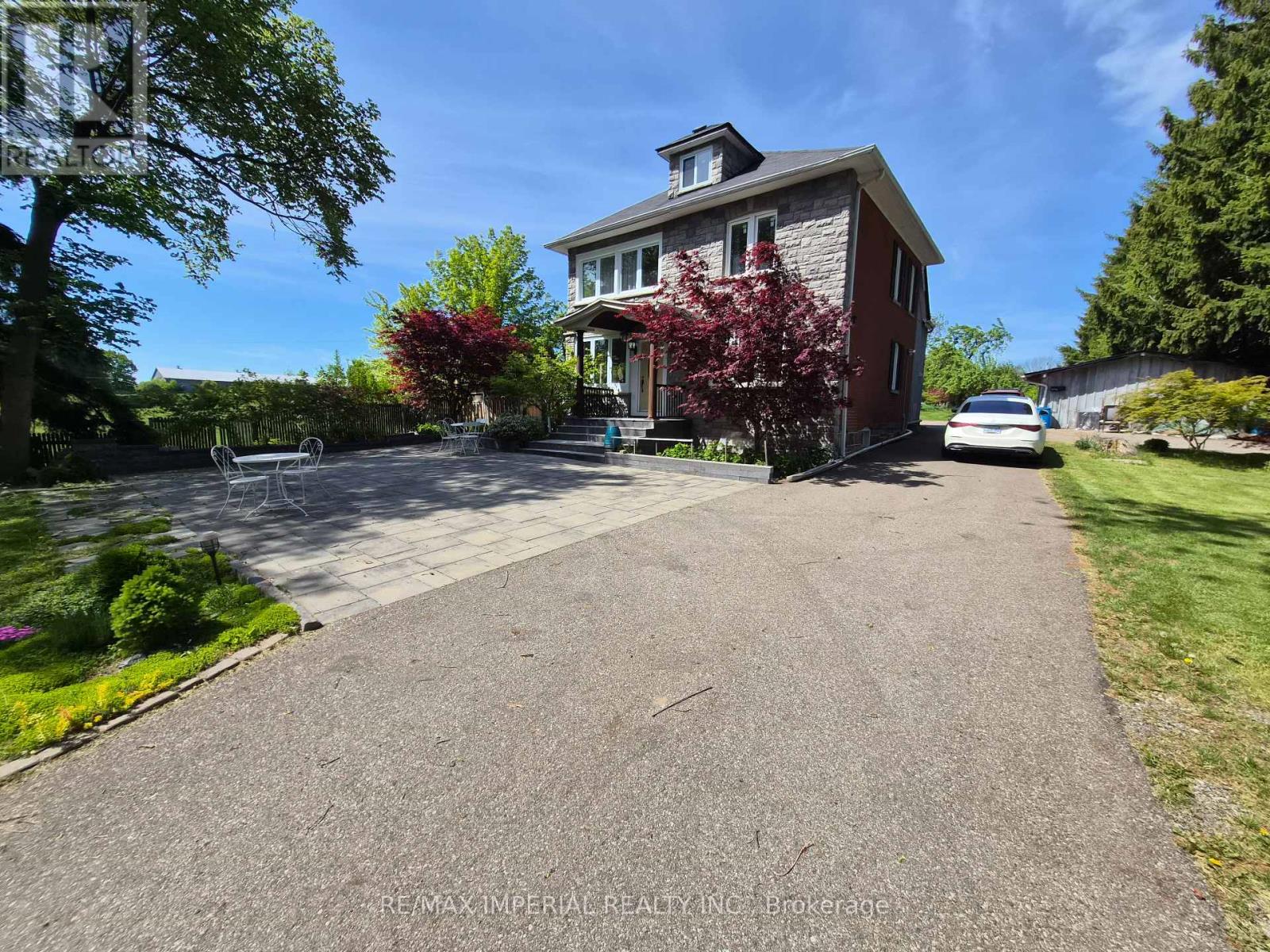 15028 DUFFERIN STREET - 1