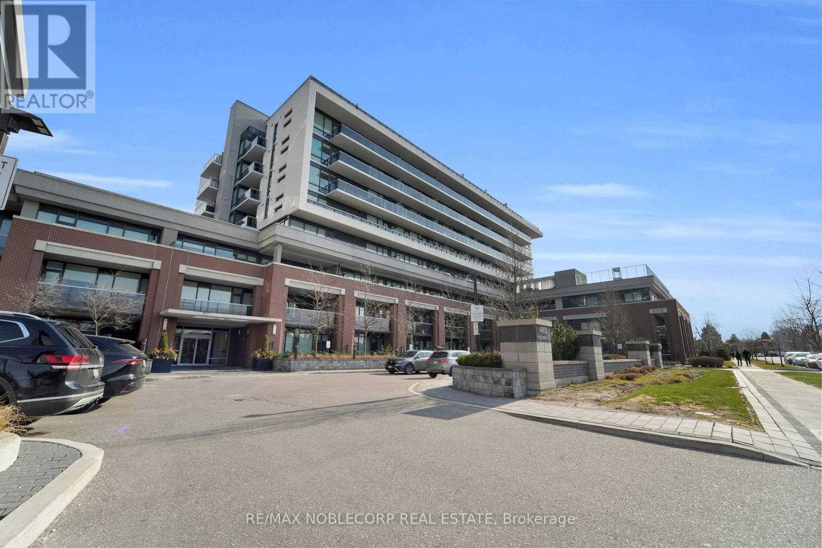 #421 4800 HIGHWAY 7 - 39