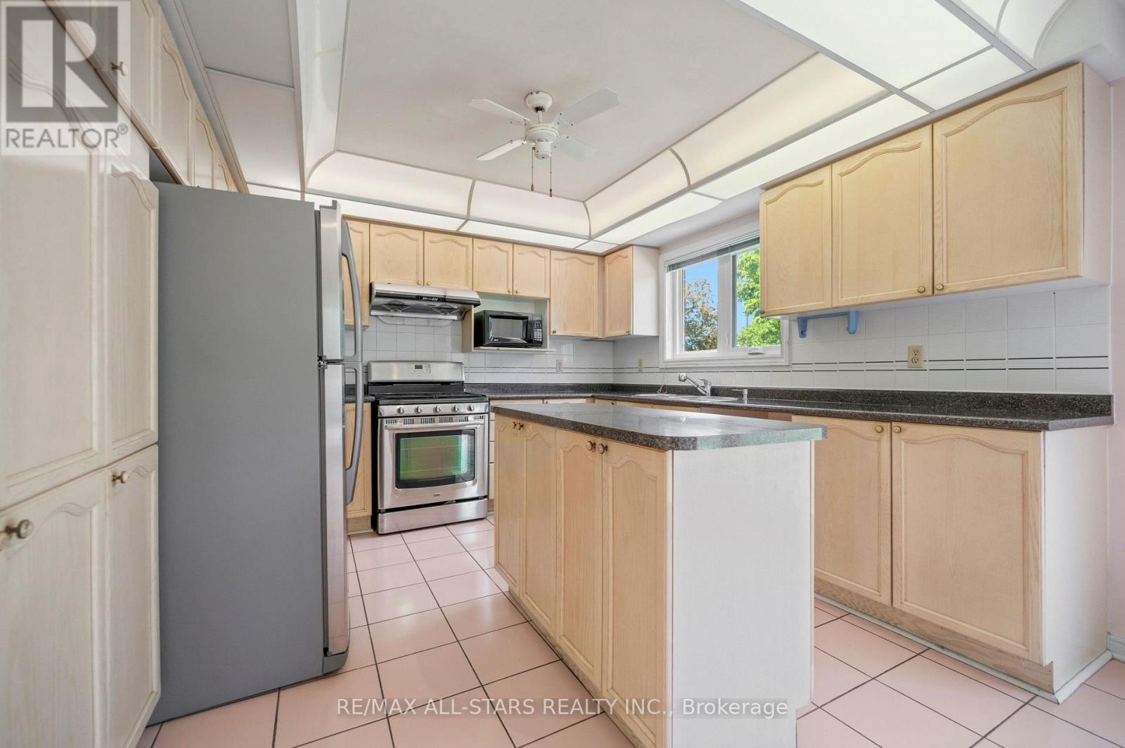 18 LISMER COURT - 14