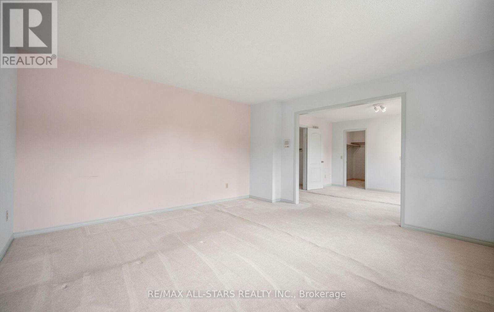18 LISMER COURT - 30