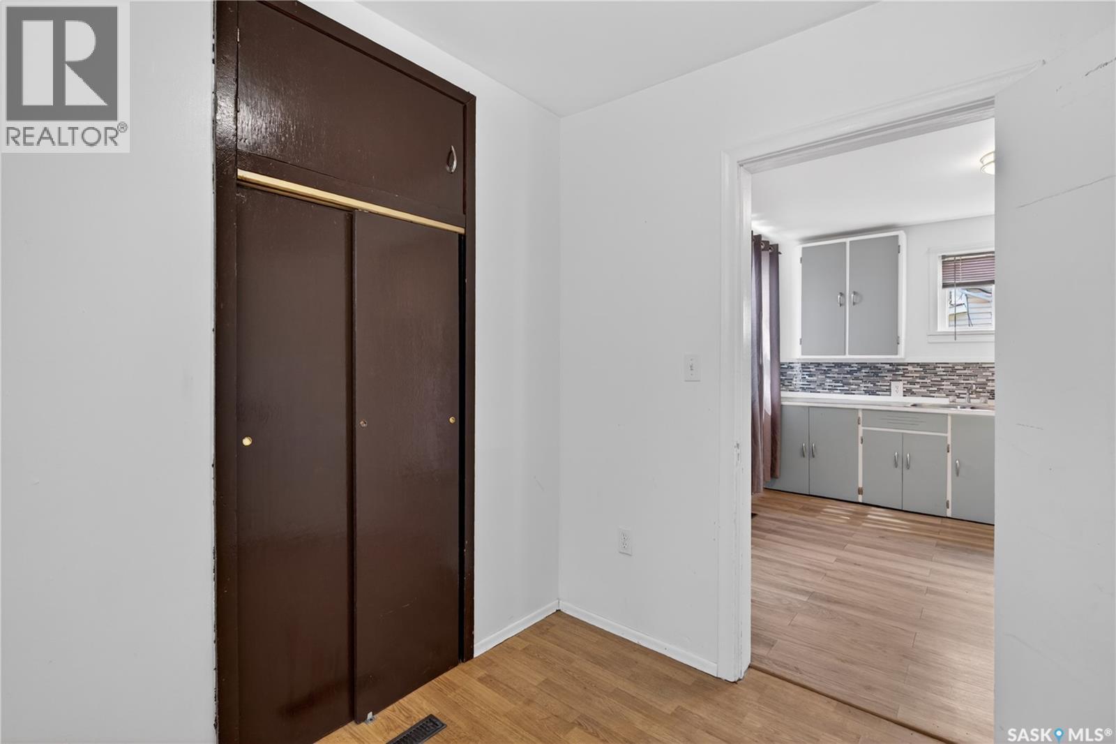 305 Burrows AVENUE W - 16