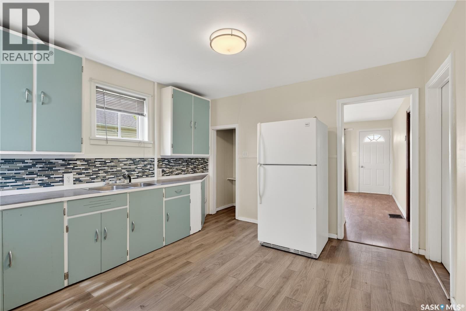 305 Burrows AVENUE W - 17