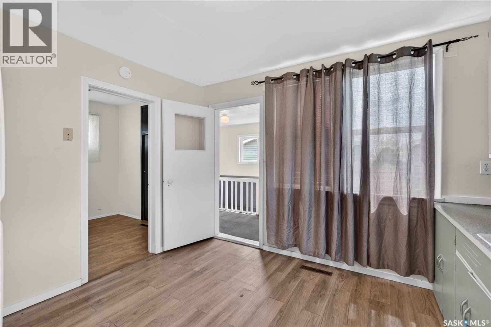 305 Burrows AVENUE W - 20