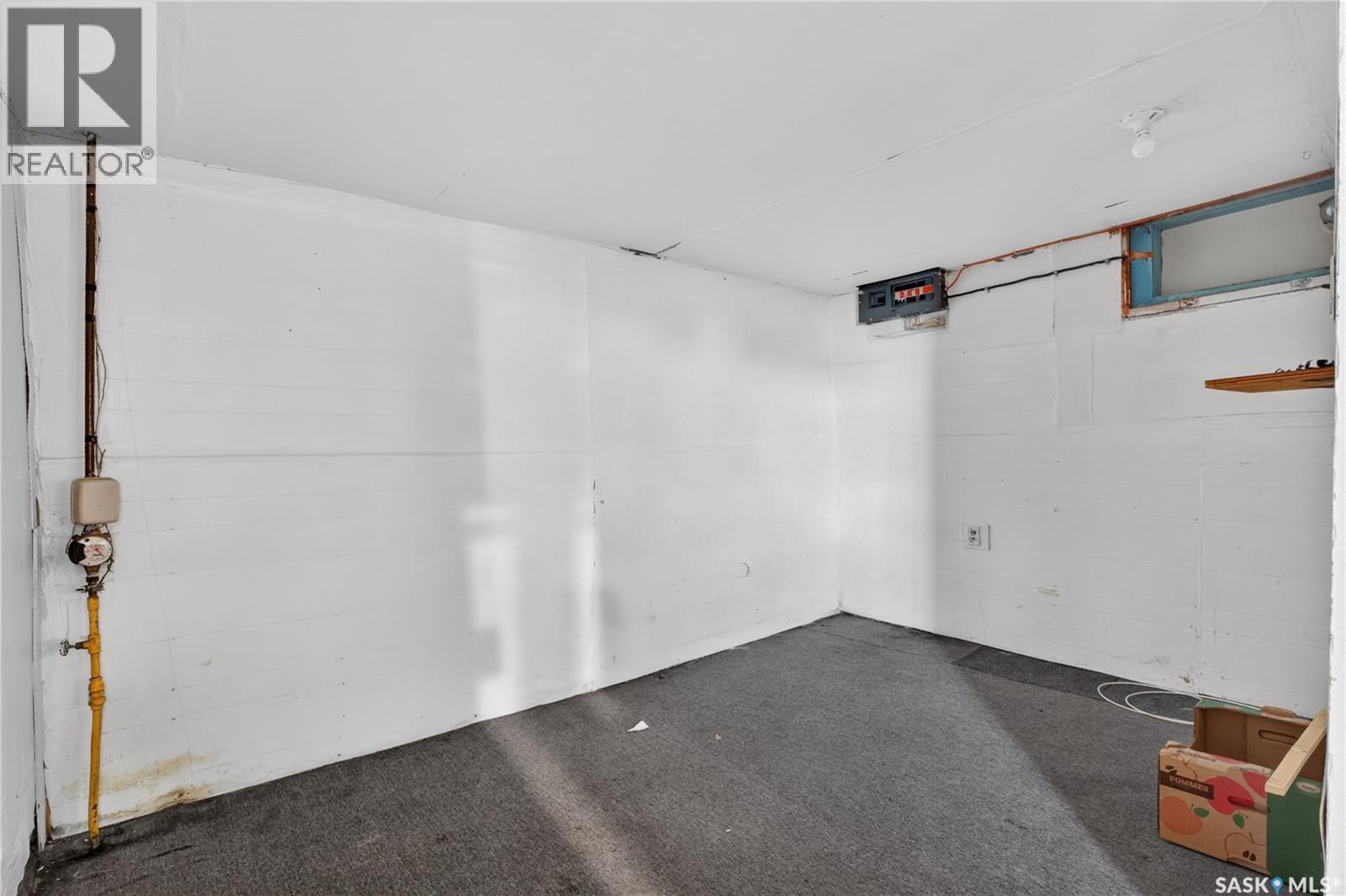 305 Burrows AVENUE W - 24