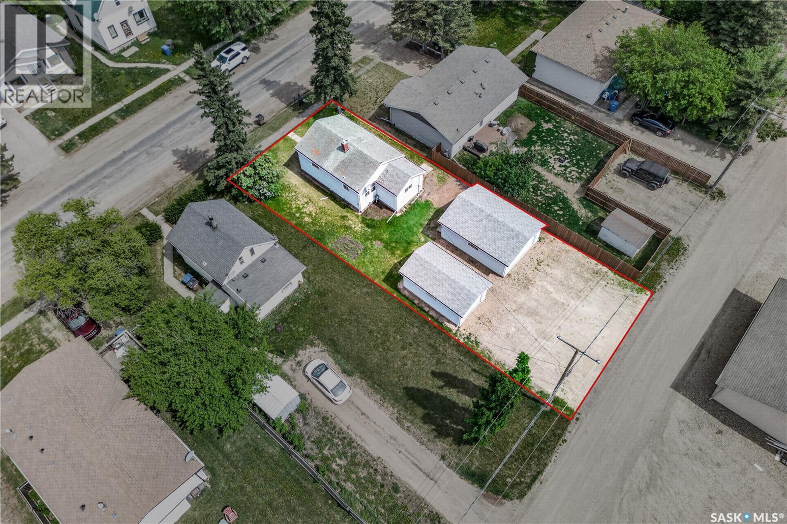 305 Burrows AVENUE W - 3