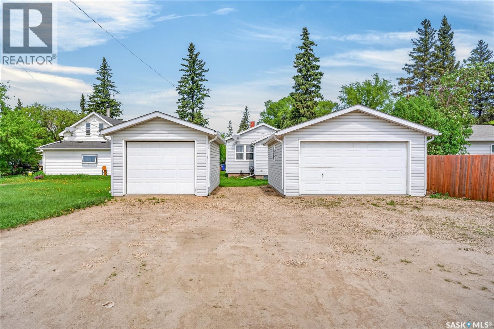 305 Burrows AVENUE W - 7