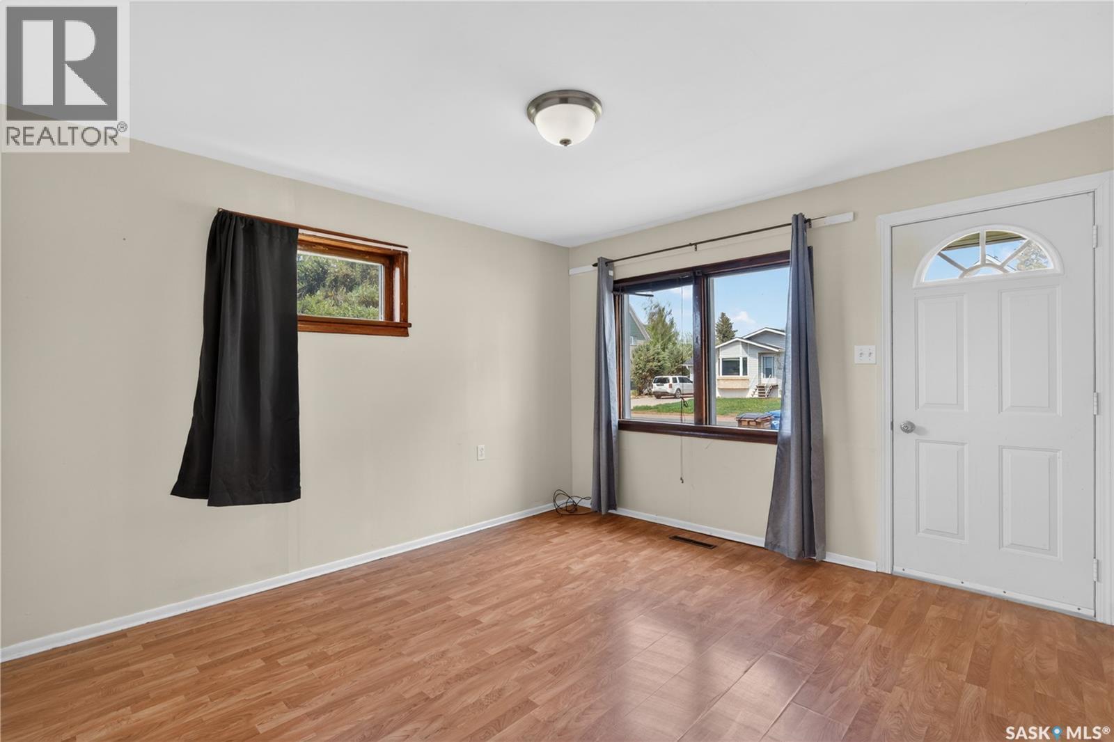 305 Burrows AVENUE W - 8
