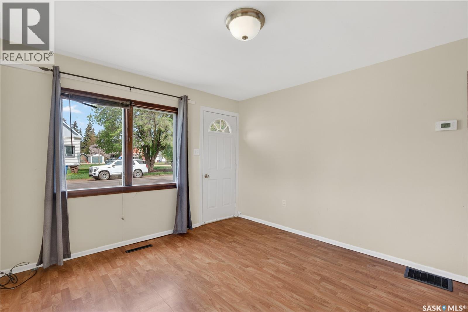 305 Burrows AVENUE W - 9