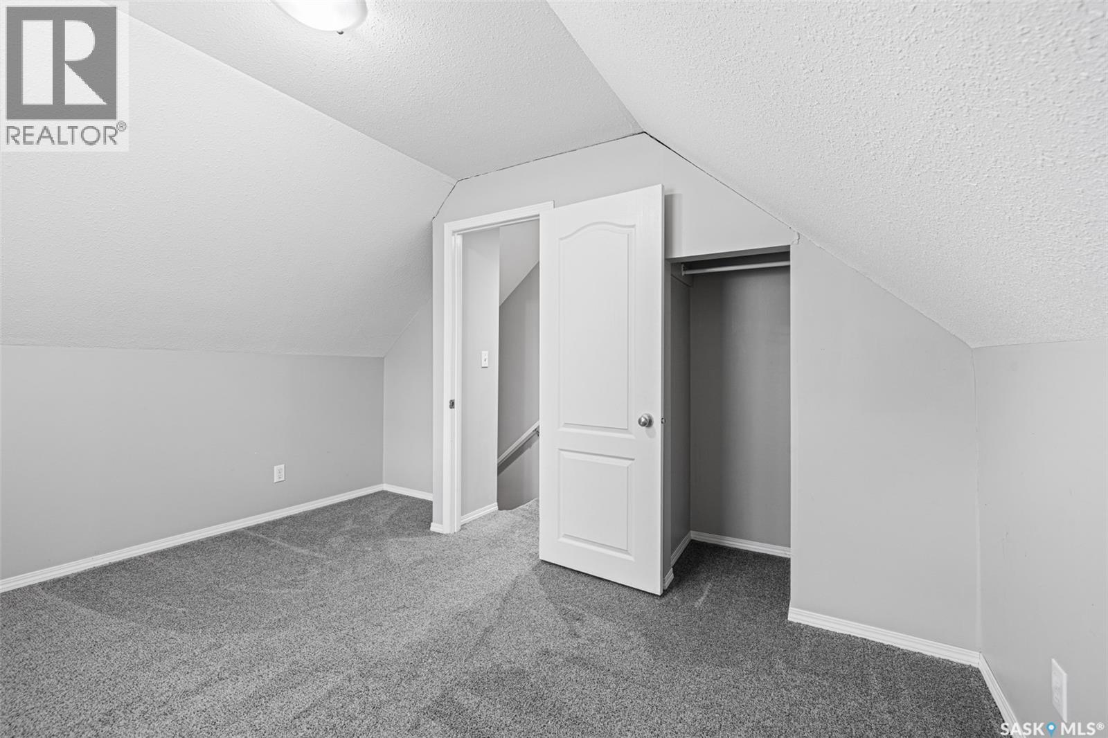 33 Merritt CRESCENT - 14