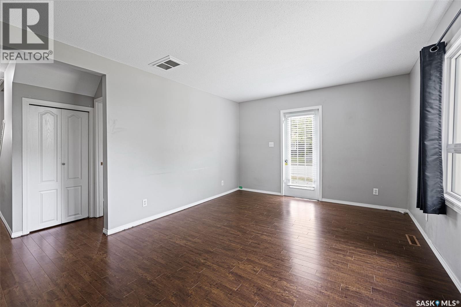 33 Merritt CRESCENT - 3