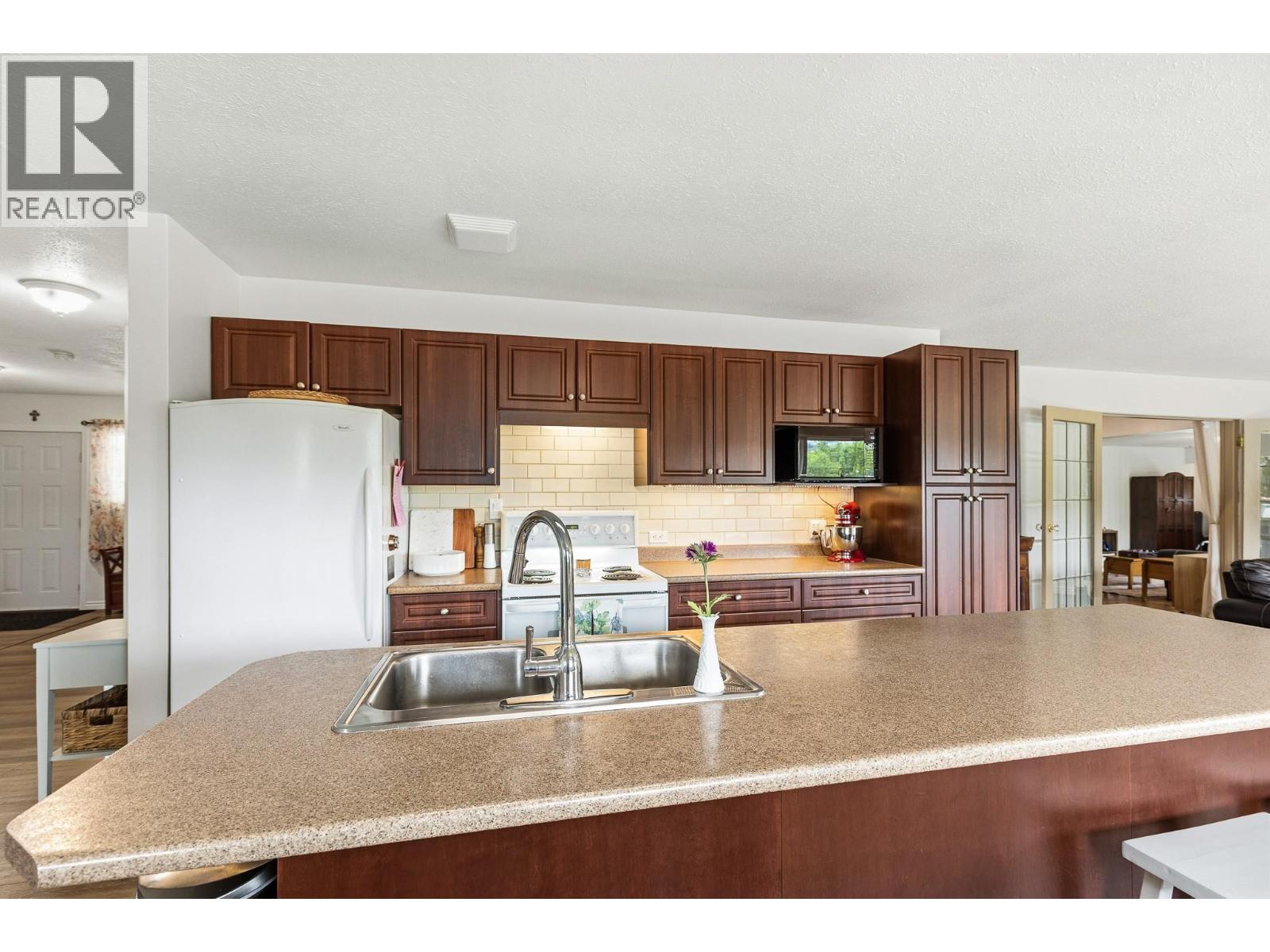 6310 Freeman Drive, Coldstream