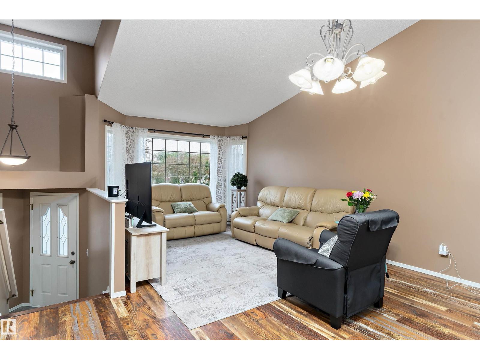 12811 161 AV NW - 11