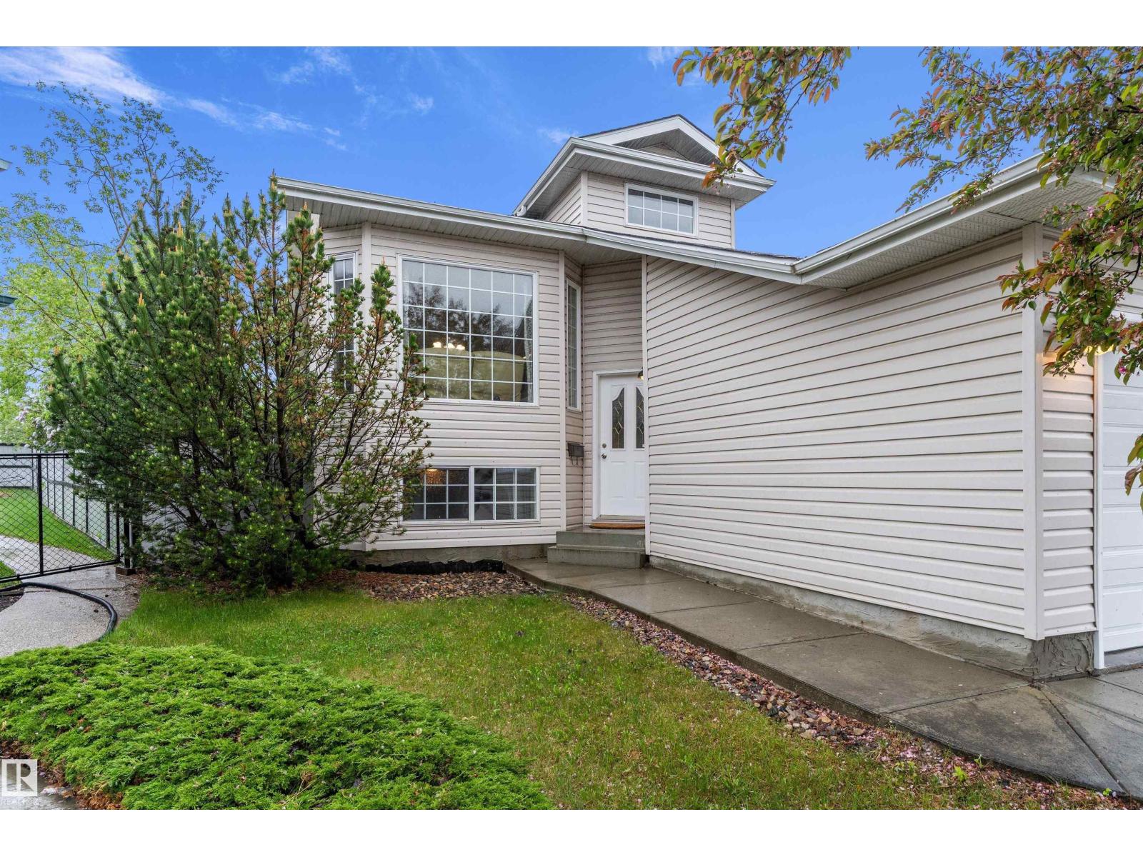 12811 161 AV NW - 2