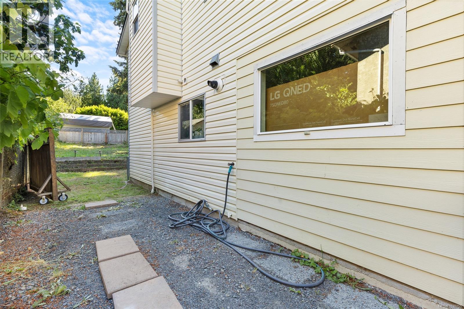  1039 Haslam Avenue, Langford
