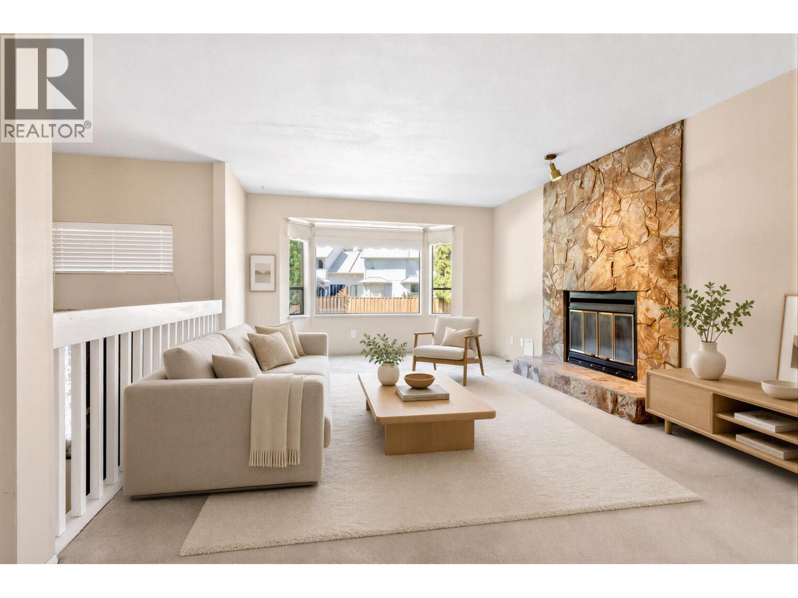 1175 FALCON DRIVE — photo 3