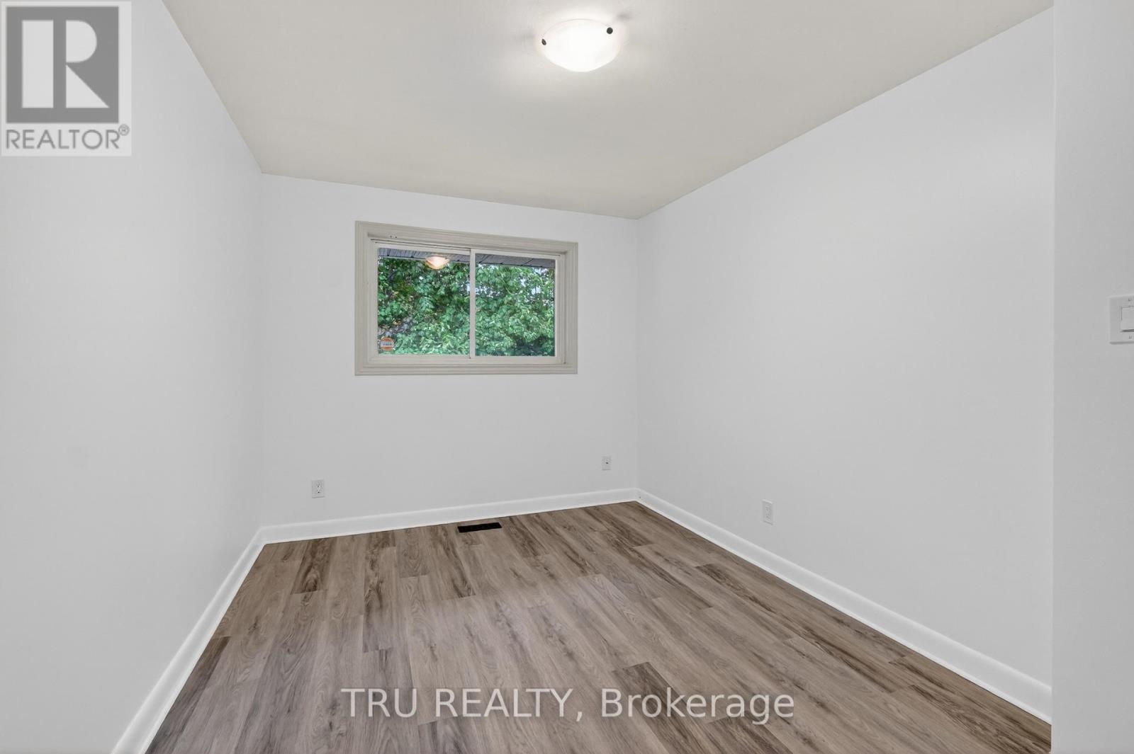 3 Bed, 1 Bath House for Rent in Ottawa – A – 1889 RUSSELL ROAD, Ottawa – MLS# X13237584 - Image 6