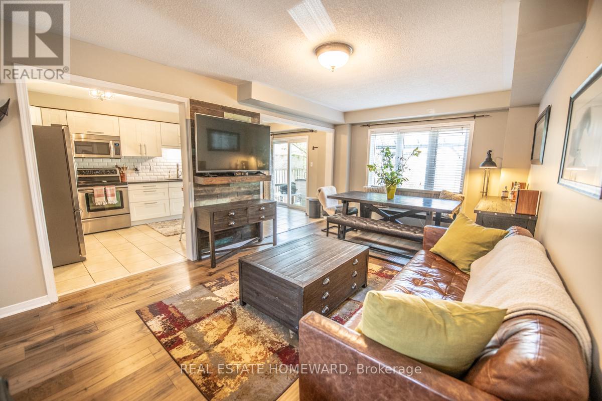 161 HUTTON PLACE - 12