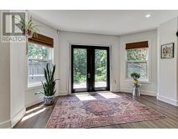 204 Crossland Gate, Newmarket, ON L3X1A8 Photo 16
