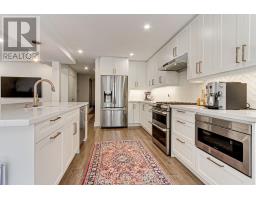 204 Crossland Gate, Newmarket, ON L3X1A8 Photo 12