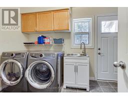 204 Crossland Gate, Newmarket, ON L3X1A8 Photo 20