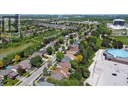 204 Crossland Gate, Newmarket, ON L3X1A8 Photo 43
