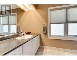 204 Crossland Gate, Newmarket, ON L3X1A8 Photo 30