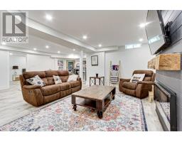 204 Crossland Gate, Newmarket, ON L3X1A8 Photo 35