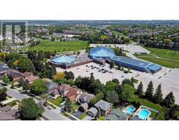 204 Crossland Gate, Newmarket, ON L3X1A8 Photo 42