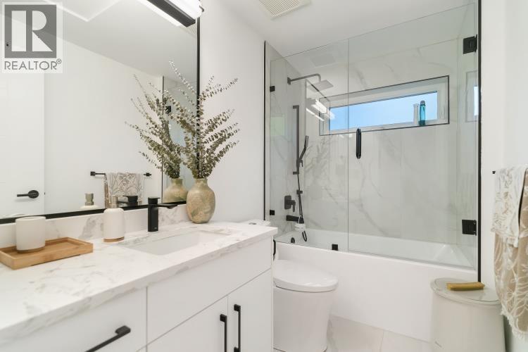 1012 AUGUSTA AVENUE, Burnaby