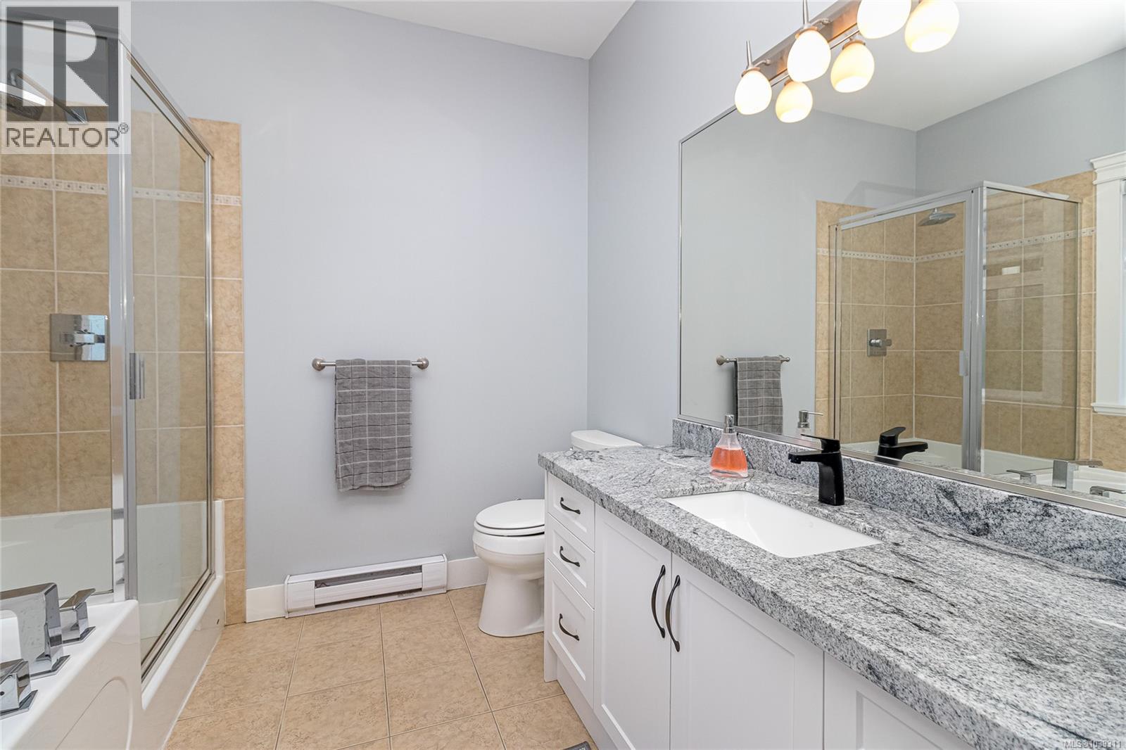 555 Leaside Ave, Saanich